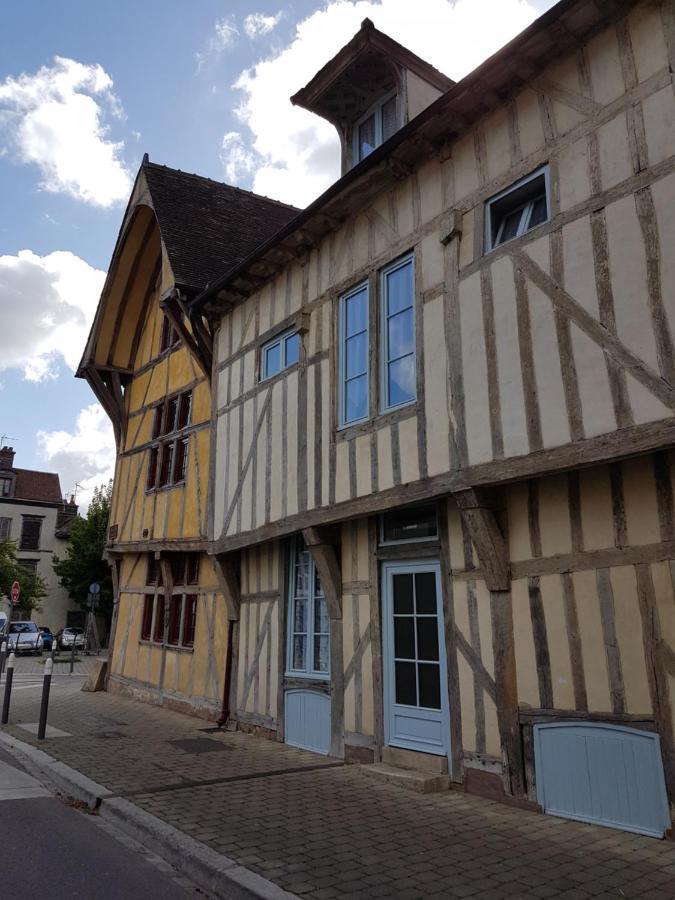 Maison Du Dauphin 1534 Troyes Kültér fotó